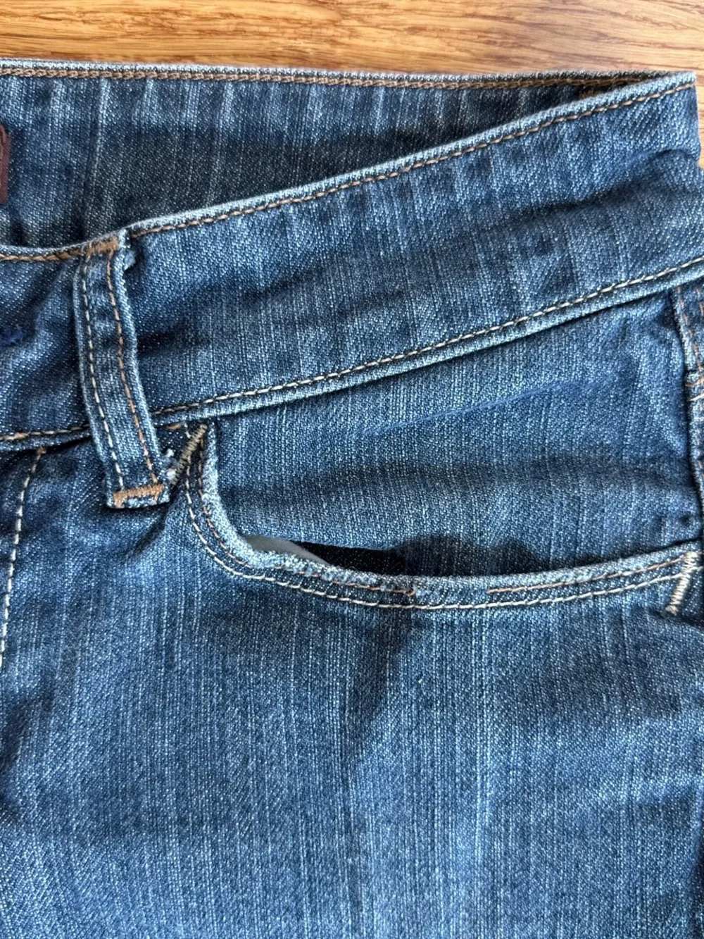 Vintage 1990s low rise, boot cut size 6 Lee Dark Blue Flare Jeans